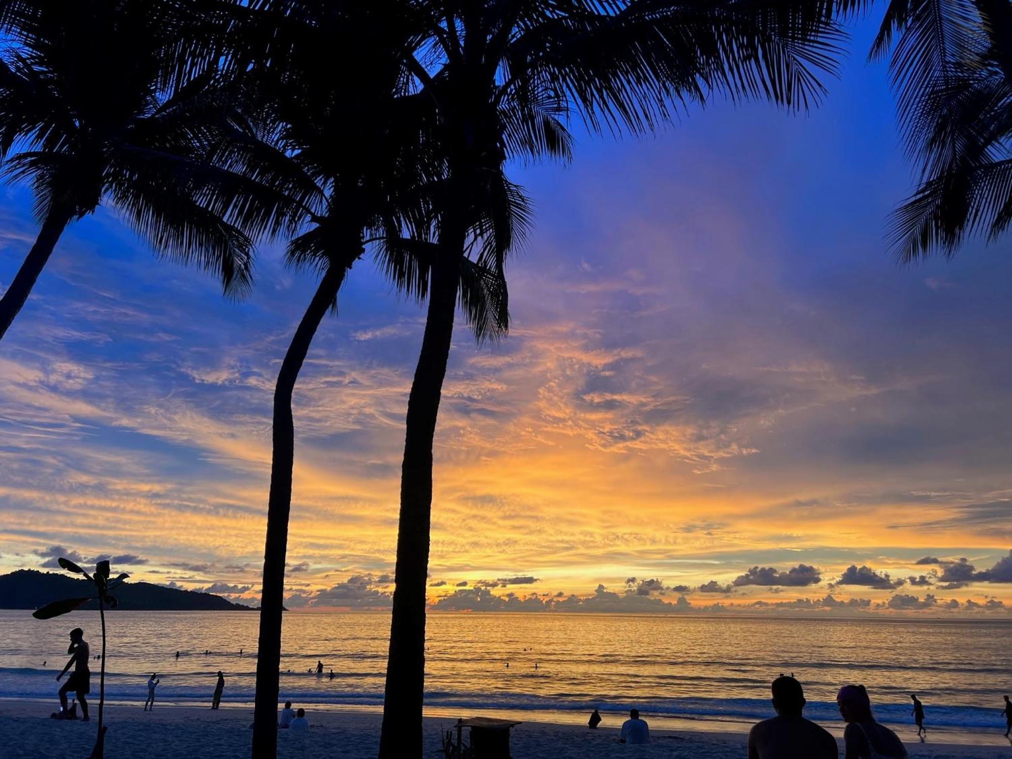 Private Modern Apartments By Patong Vacation Rentals Located In The Heart Of Patong, Walking Distance To The Beach, Kitchen, Private Bathroom, Seating Area, 65" Smart Tv With Free Wifi Eksteriør bilde