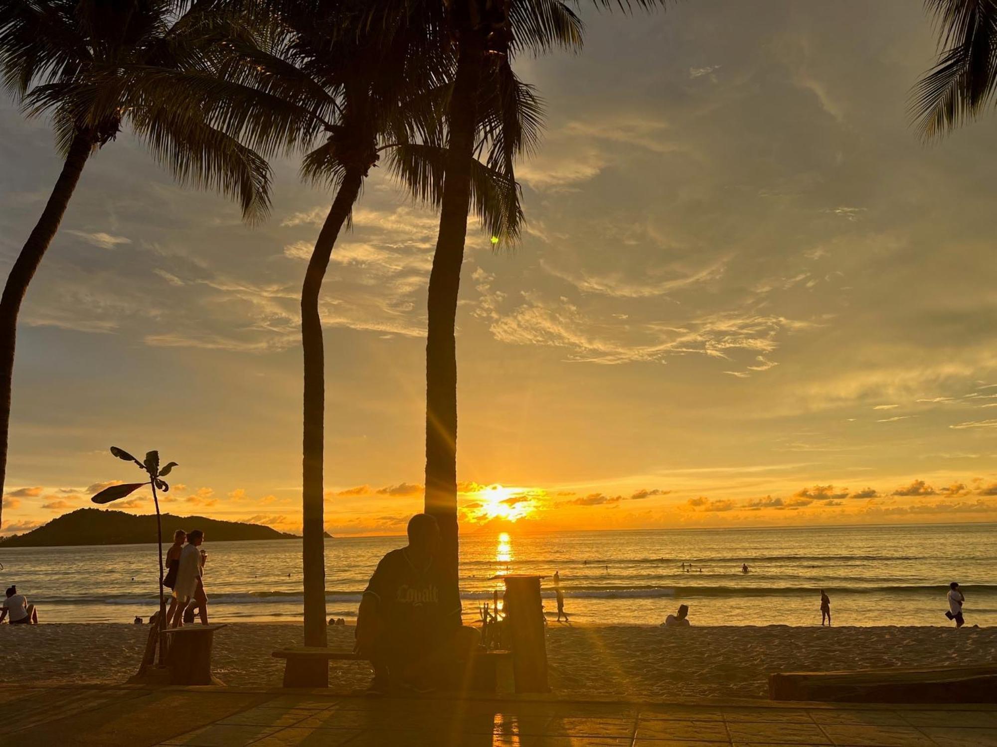 Private Modern Apartments By Patong Vacation Rentals Located In The Heart Of Patong, Walking Distance To The Beach, Kitchen, Private Bathroom, Seating Area, 65" Smart Tv With Free Wifi Eksteriør bilde