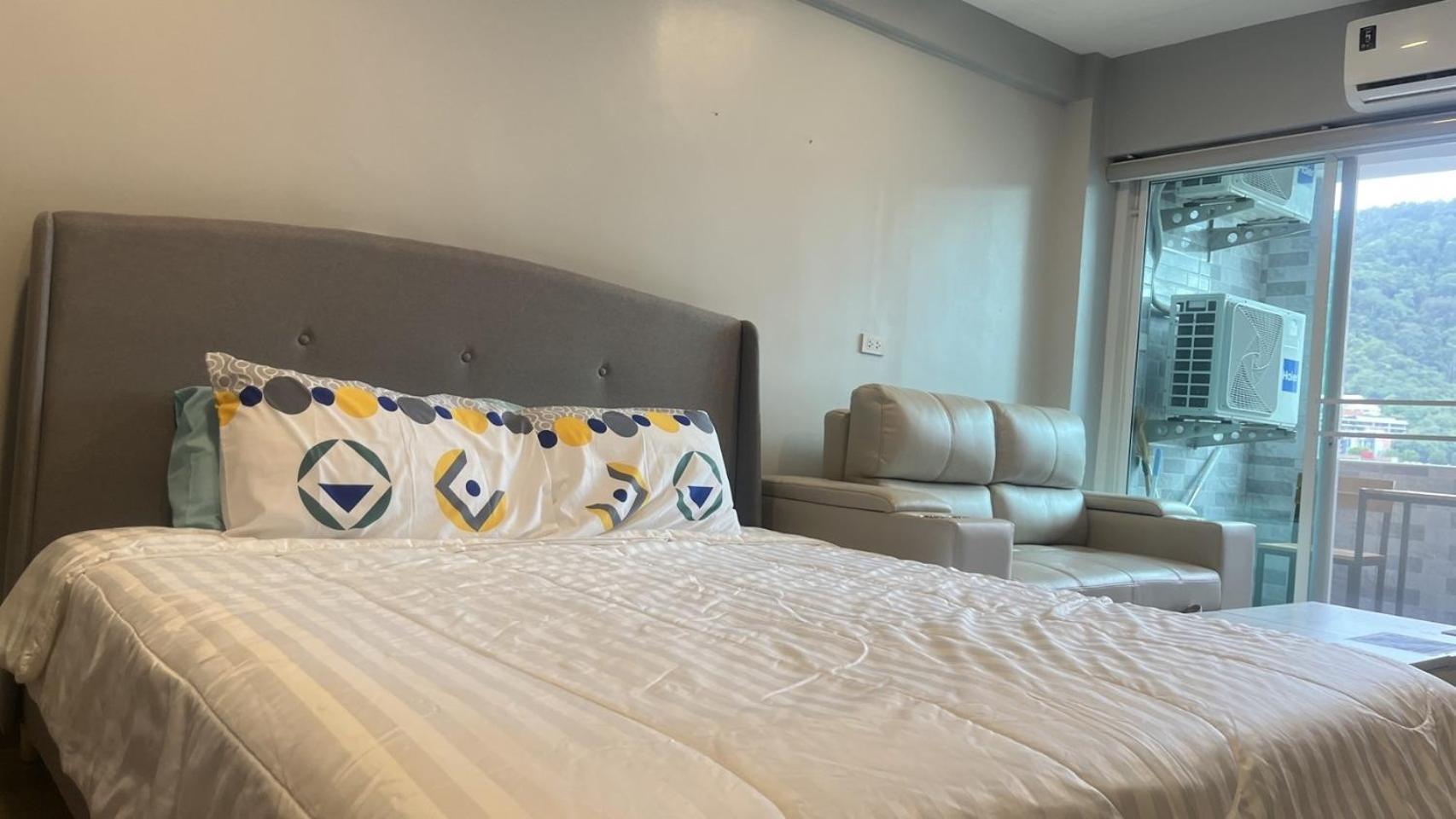 Private Modern Apartments By Patong Vacation Rentals Located In The Heart Of Patong, Walking Distance To The Beach, Kitchen, Private Bathroom, Seating Area, 65" Smart Tv With Free Wifi Eksteriør bilde
